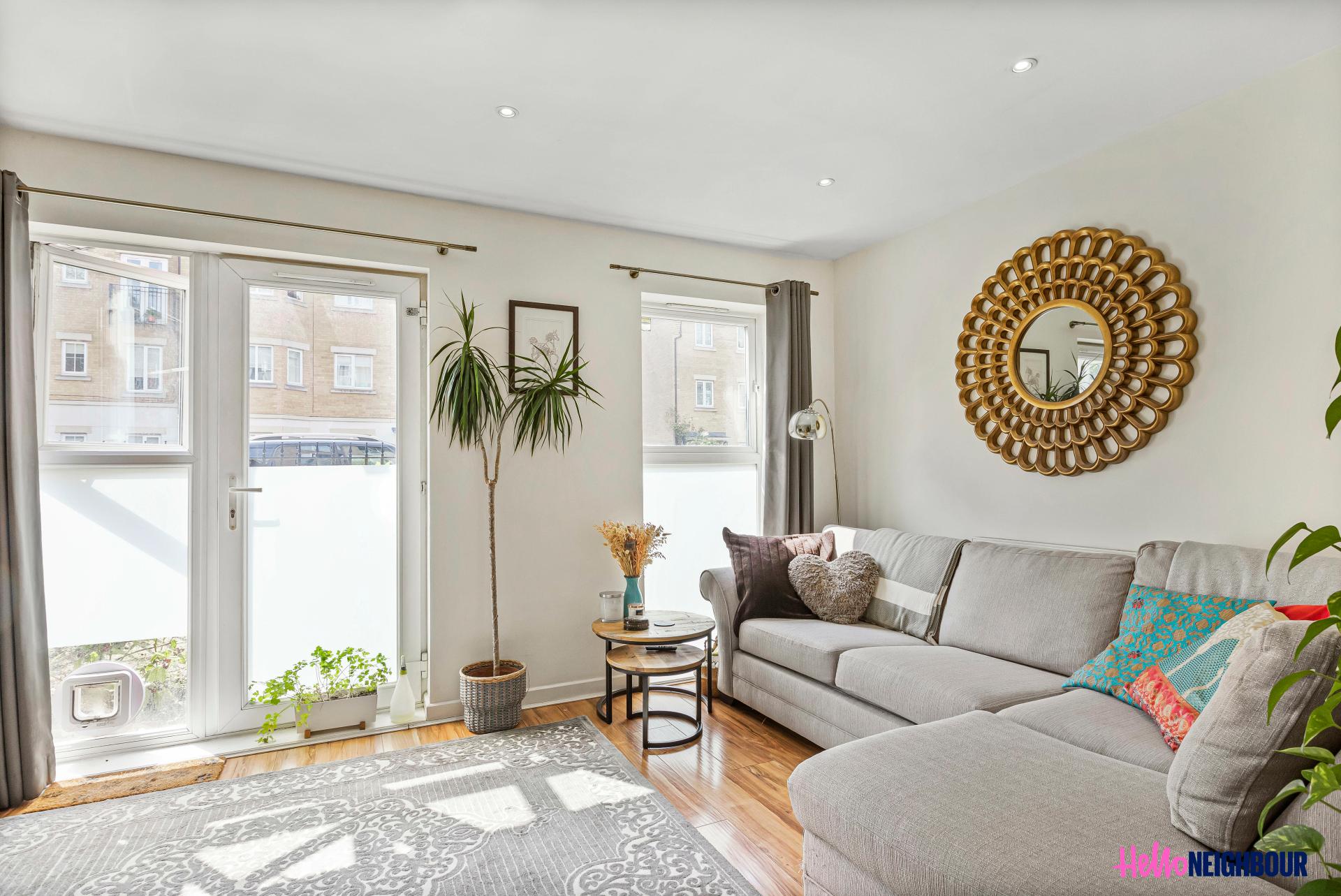 Flat Chandler Way in Greater London