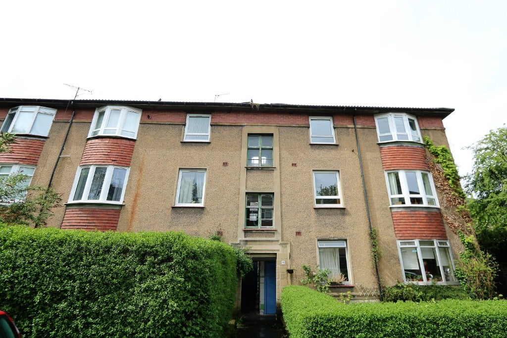 Flat Ripon Drive in Glasgow