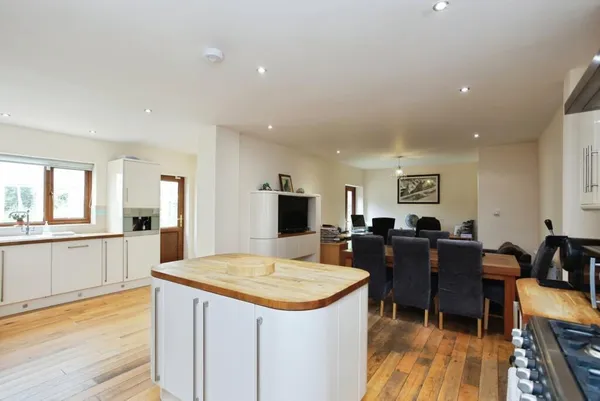 Flat Cuckoo Lane in Tonbridge and Malling