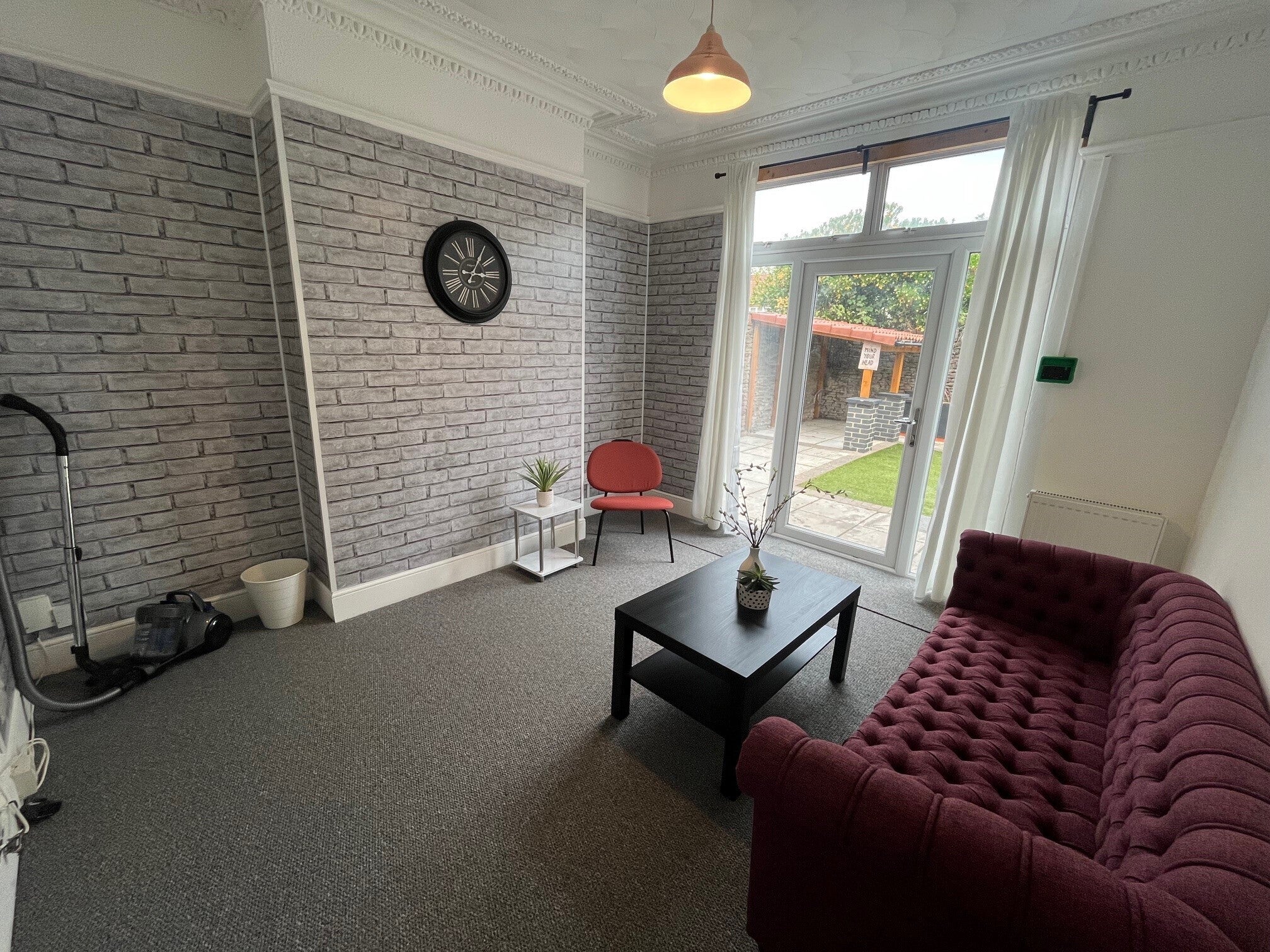 Room Hinton Road in Bristol