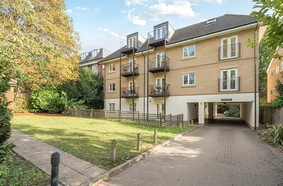 Flat The Avenue in Greater London