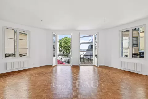 Flat Rue Laplace in Paris
