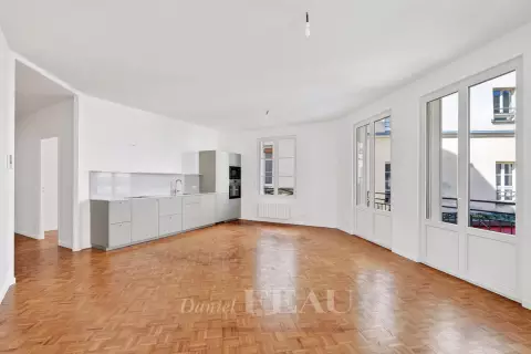 Flat Rue Laplace in Paris