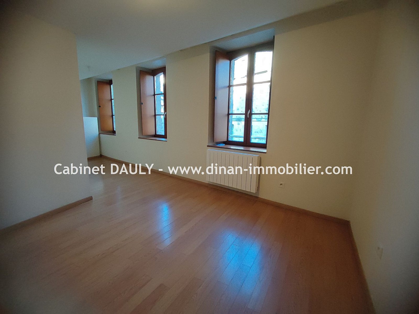 Appartement Place du Champ Clos à Dinan