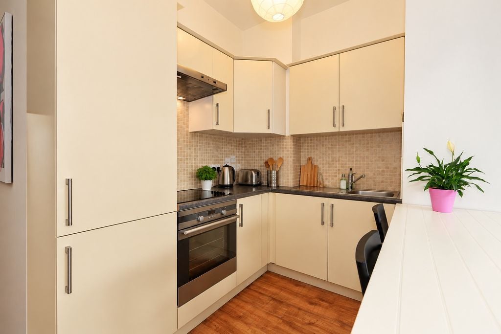 Flat Seven Sisters Road in Greater London