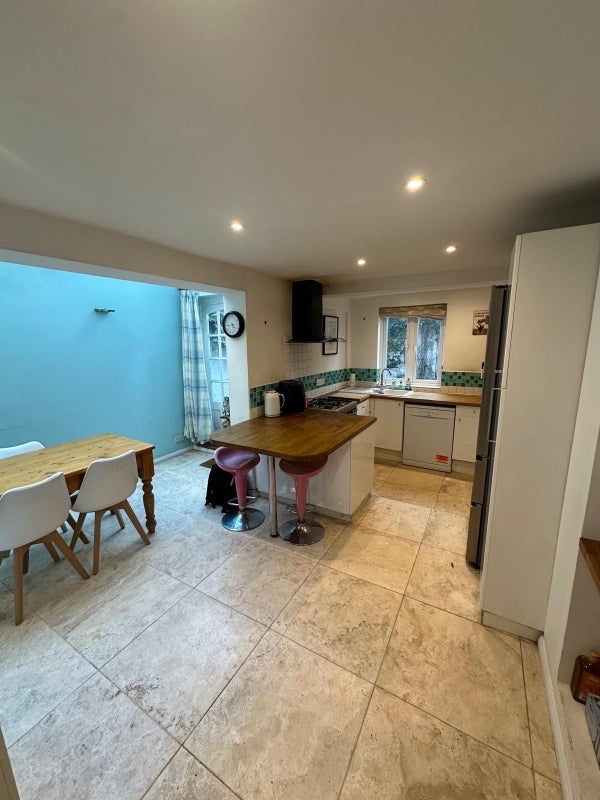 Room Balfern Street in Greater London