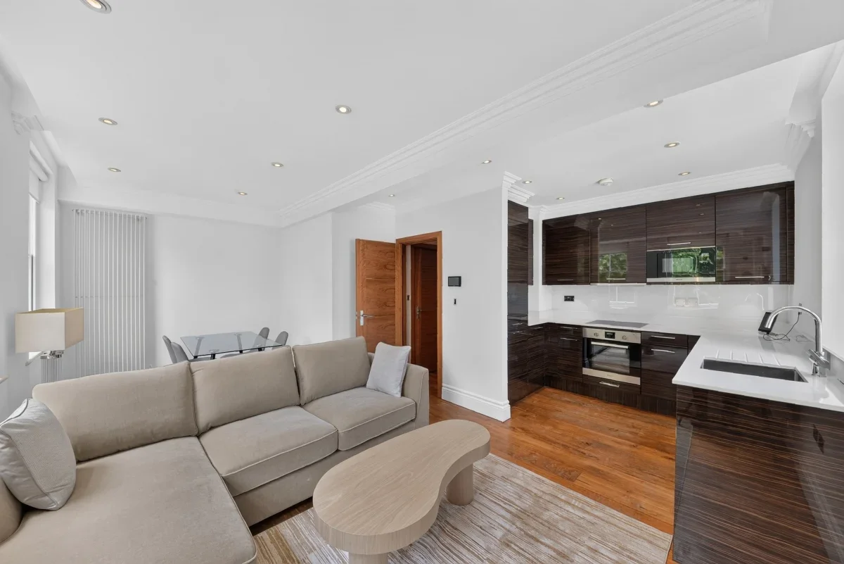 Flat Kensington Gardens Square in City of Westminster