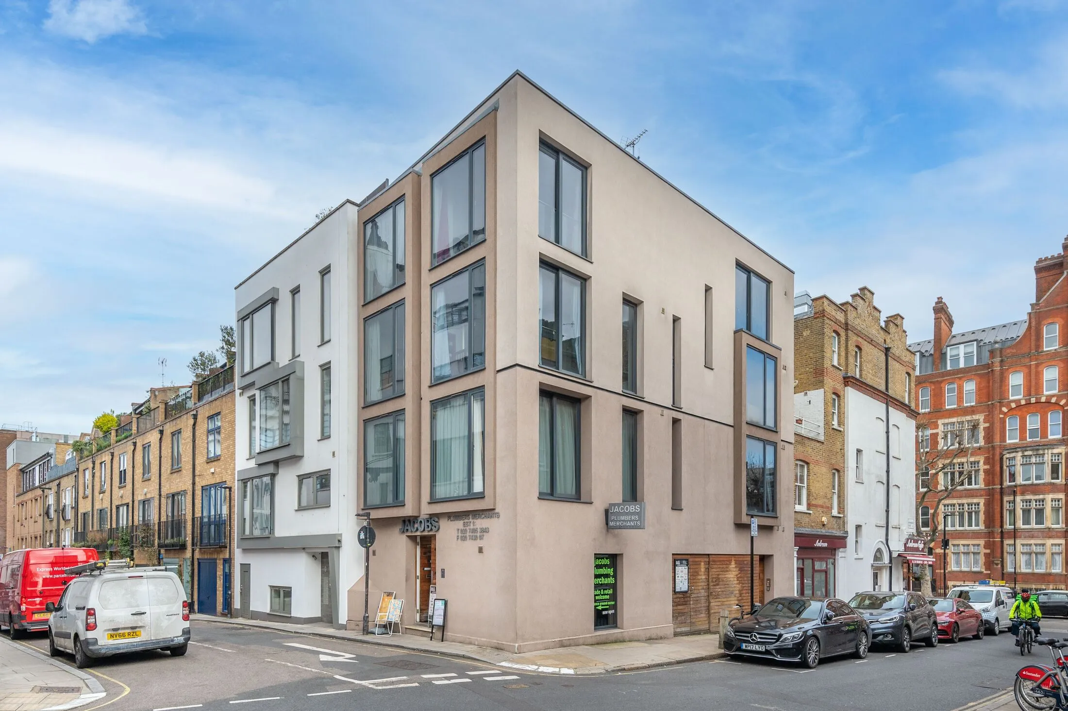 Flat King's Mews in Greater London