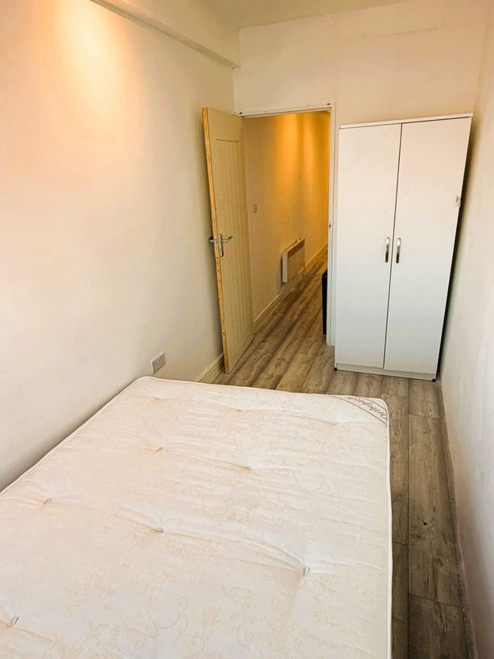 Flat Brigstock Road in Greater London