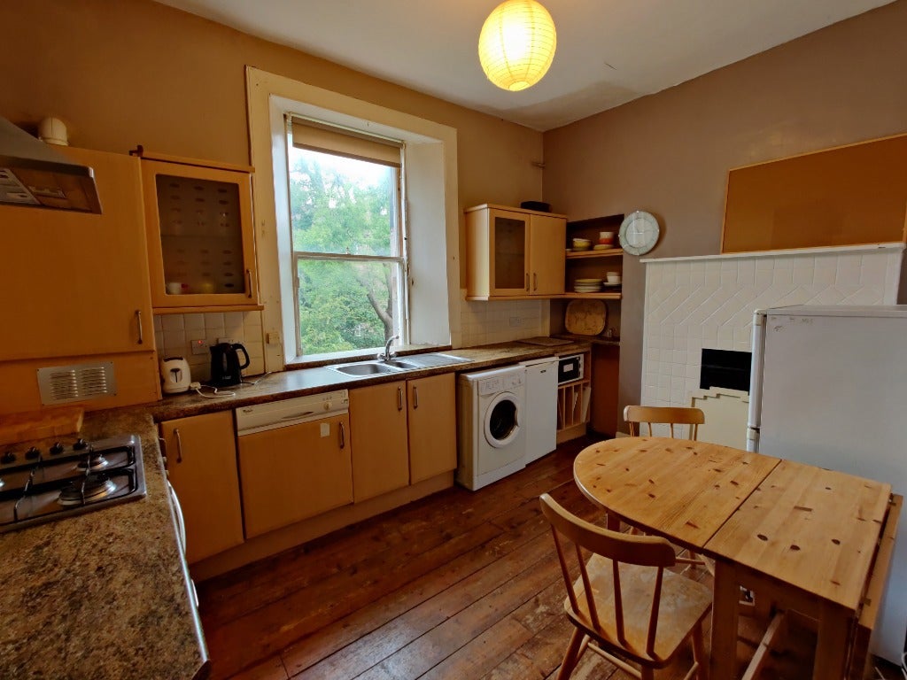 Flat Montague Street in City of Edinburgh