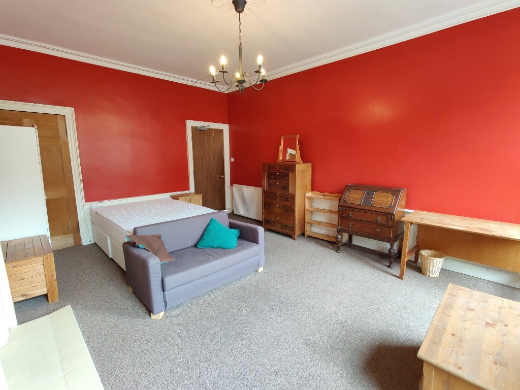 Flat Montague Street in City of Edinburgh