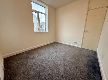 Flat Arbury Road in Nuneaton and Bedworth