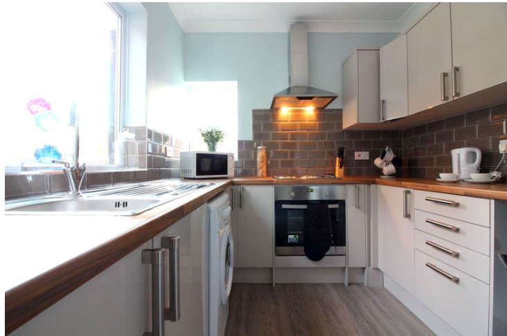 Room Dalefield Road in Wakefield