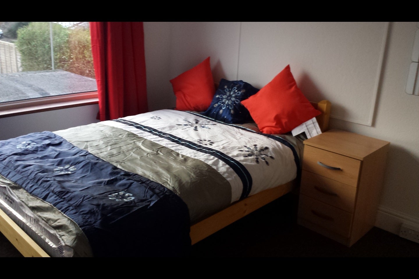 Room High Road in Southampton