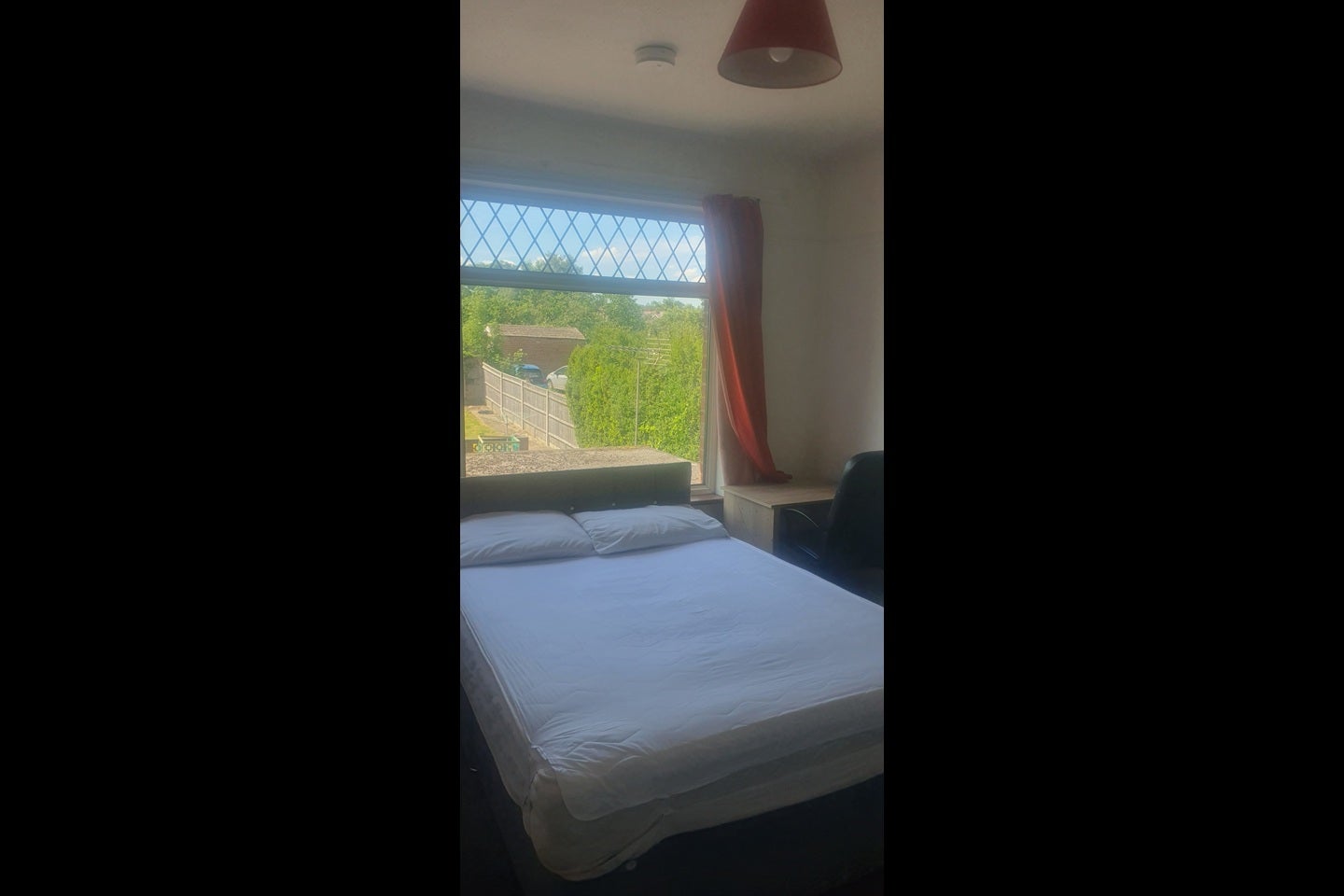 Room High Road in Southampton