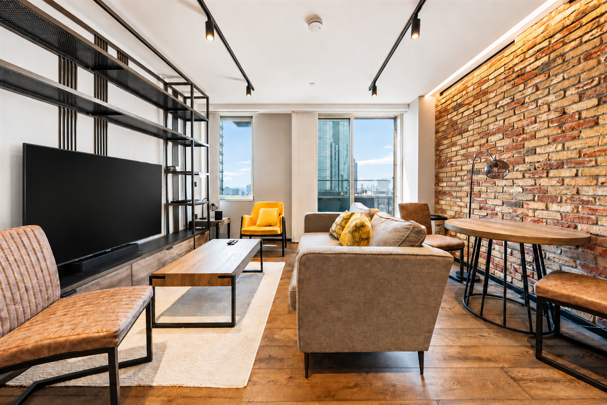 Flat Plough Yard in Greater London