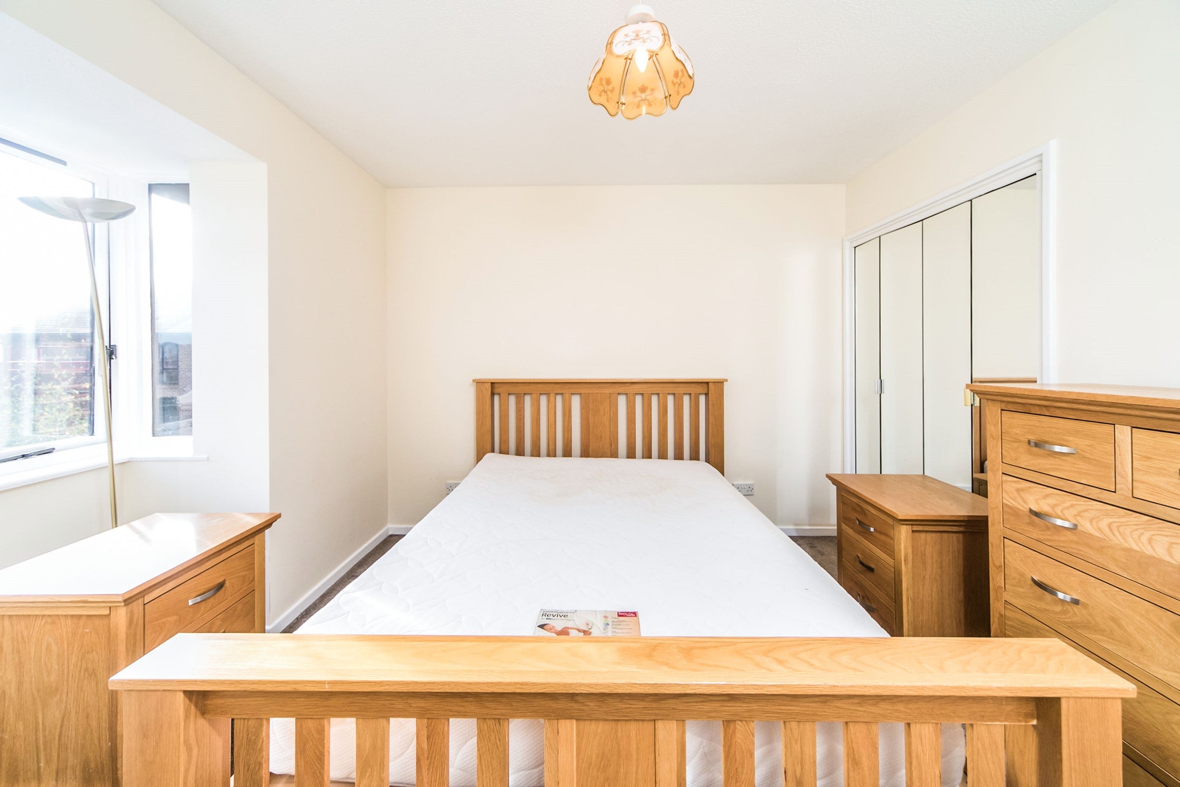 Flat Waterman Place in Reading