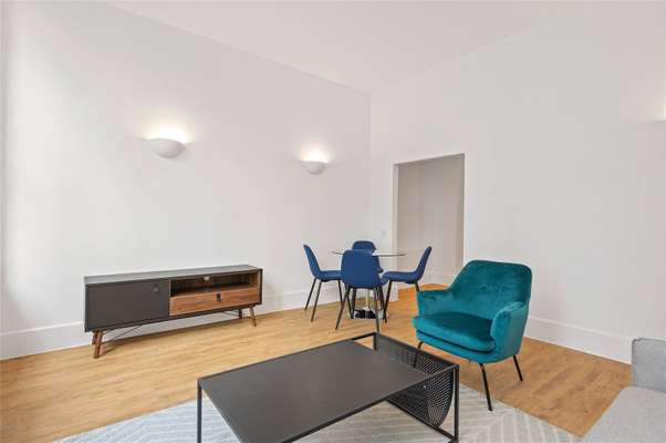 Flat Pickard Street in Greater London