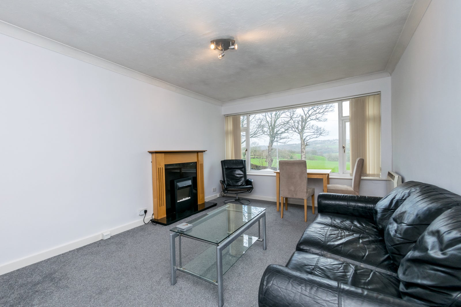 Flat Brookfield Avenue in Leeds