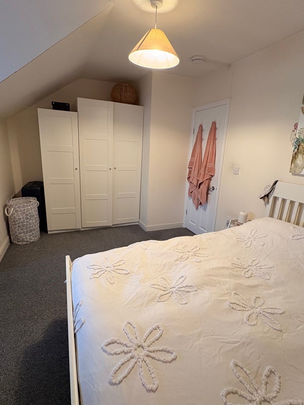 Room Dighton Road in Greater London