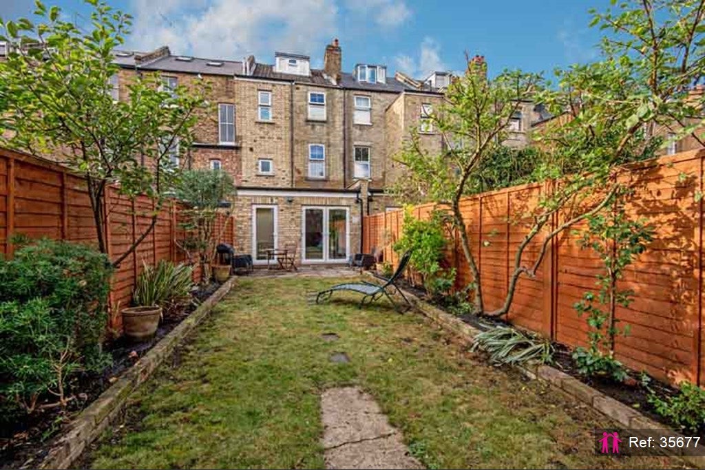 House Mayton Street in Greater London