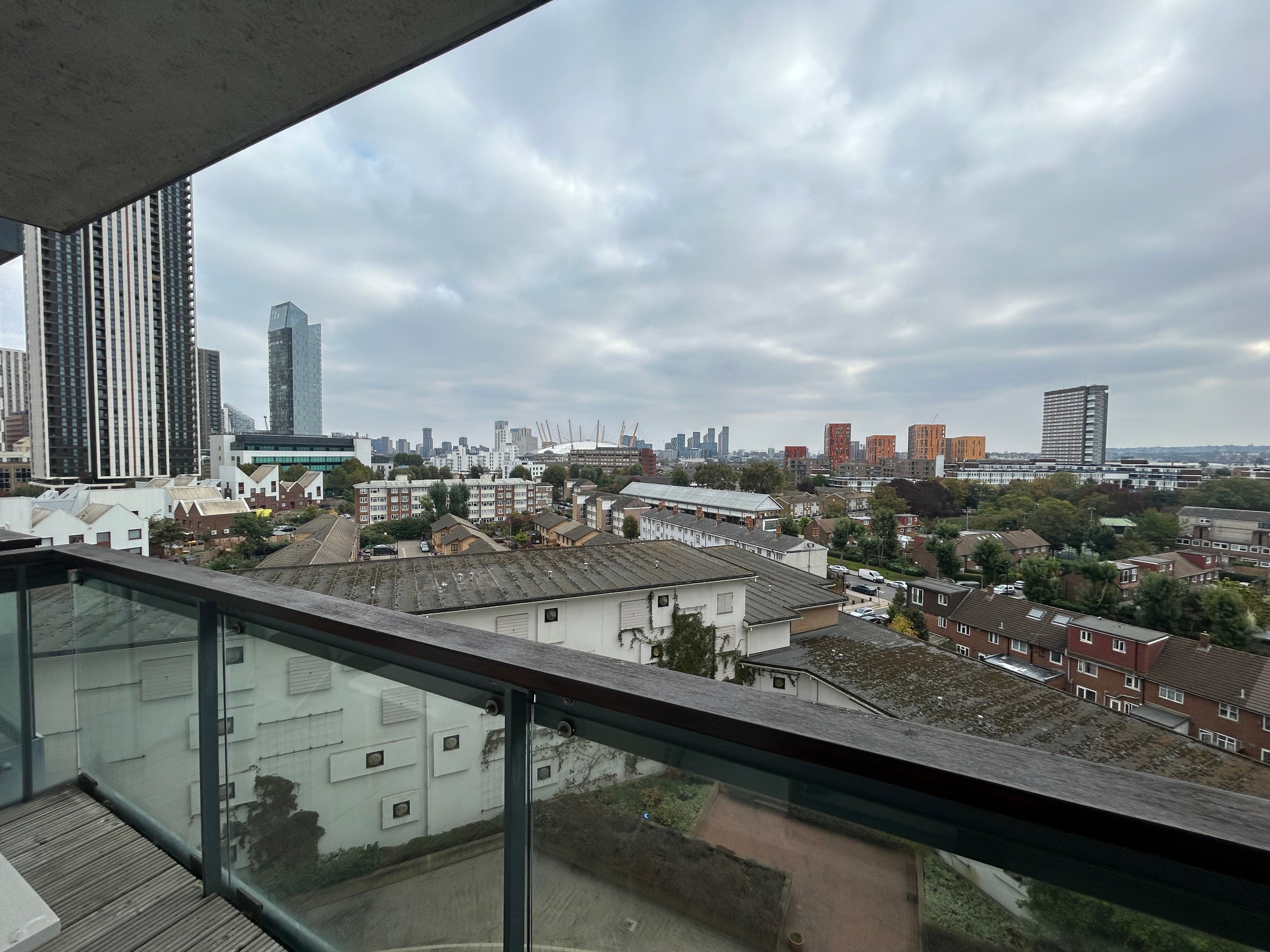 Flat Limeharbour in Greater London