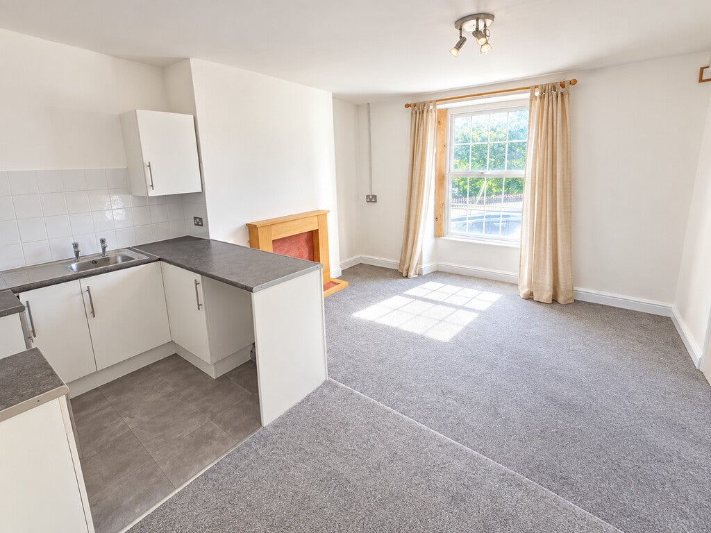 Flat Braddons Hill Road East in Torquay