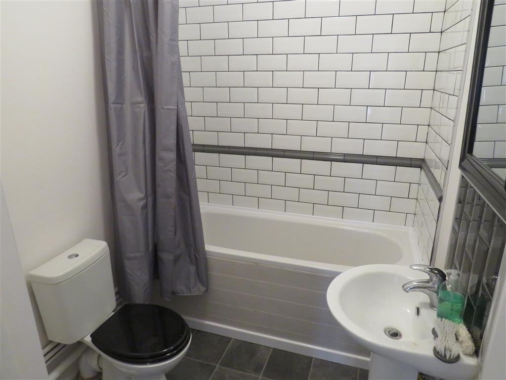 Flat Aldiss Court in Breckland District
