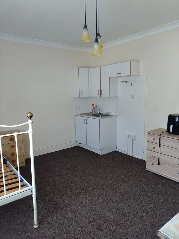 Room East Street in Salisbury