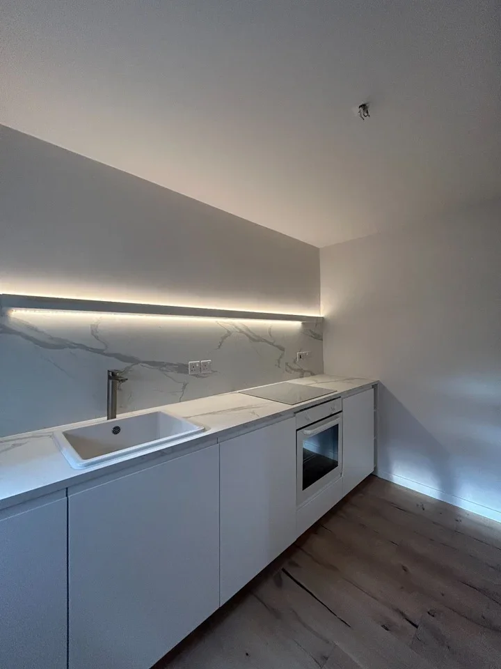 Flat Brunel Court in Greater London