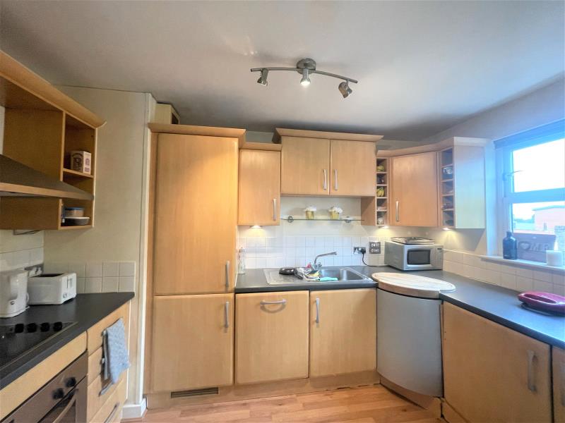 Flat Sydenham Road in Guildford