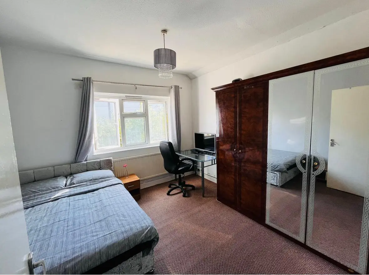 Room Wise Road in Greater London