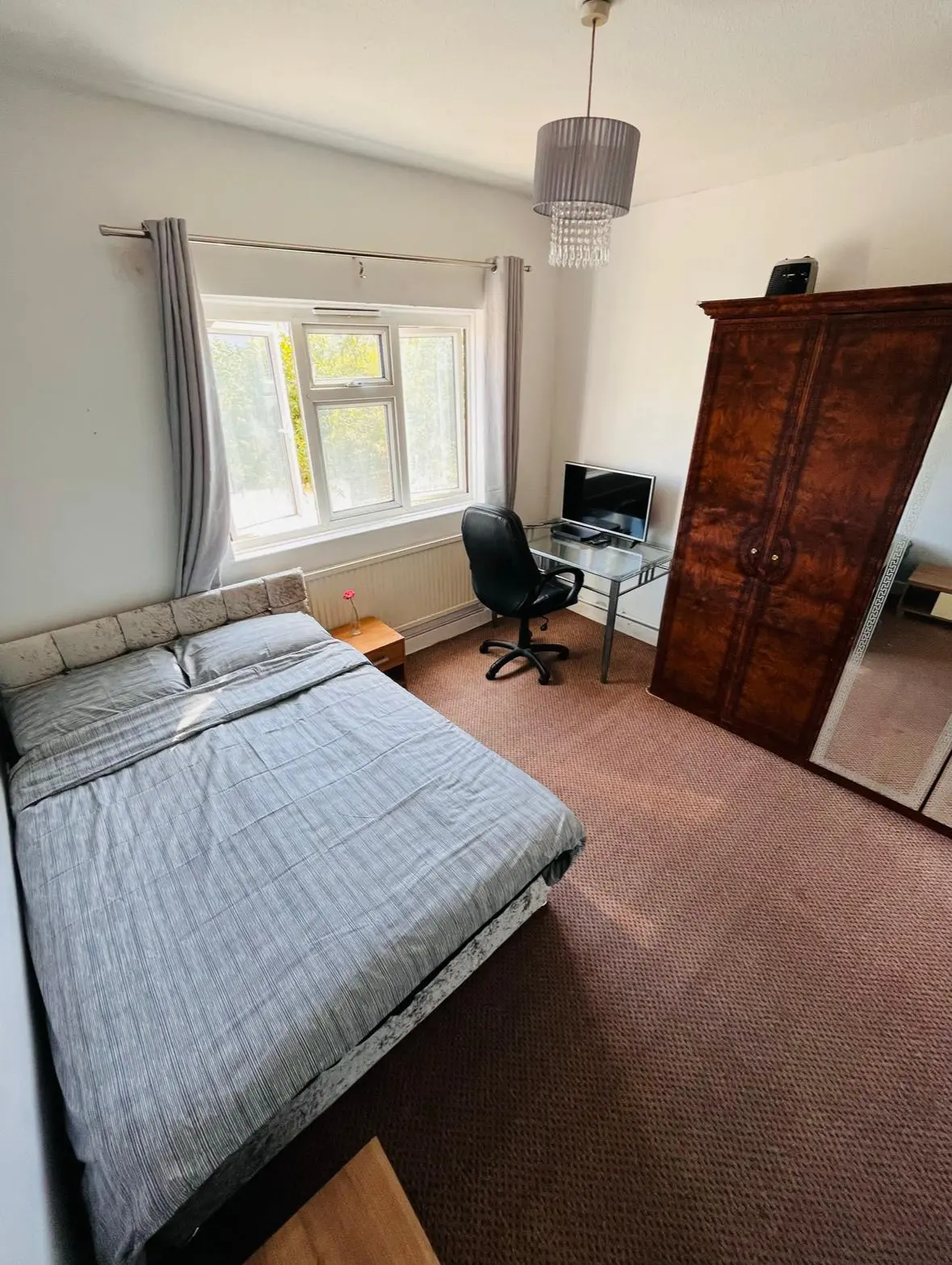 Room Wise Road in Greater London