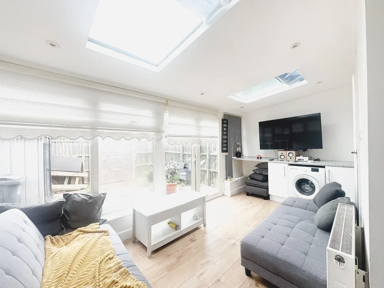 Flat Chalford Walk in Greater London