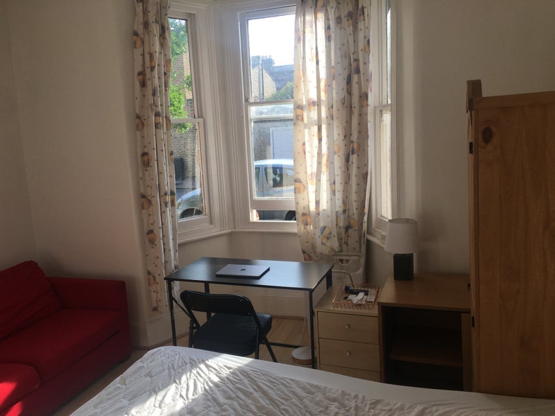 Room Brassey Square in Greater London