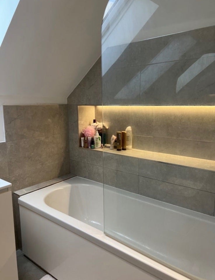 Room Bullsmoor Lane in Greater London