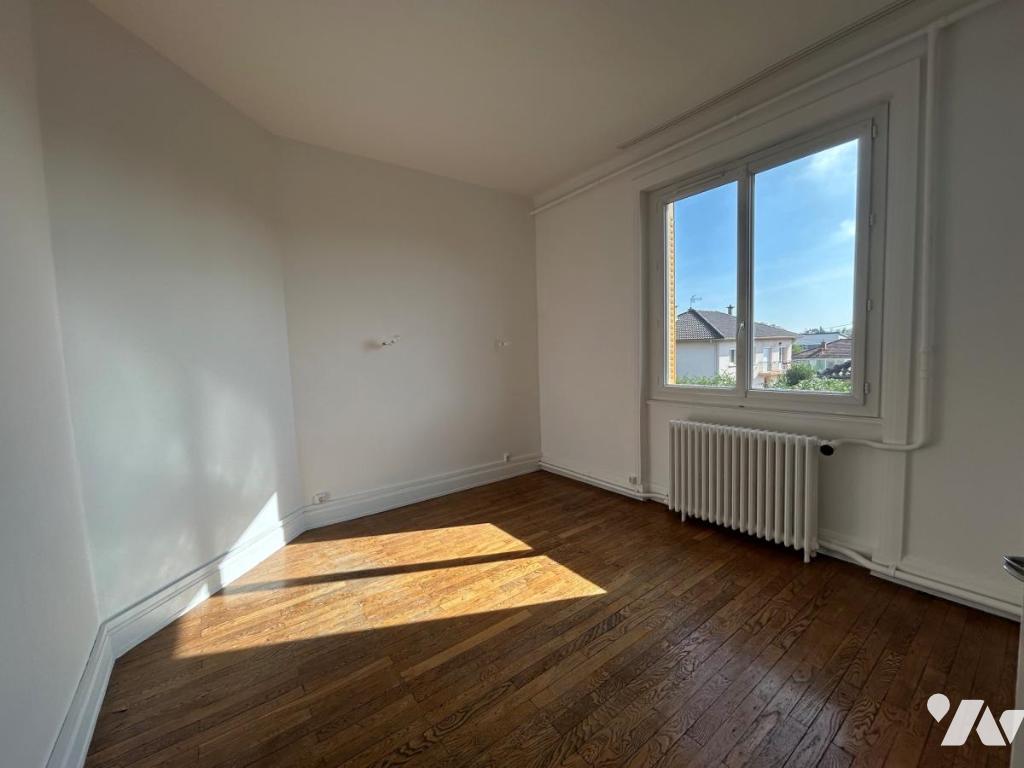 Flat Avenue de Trévoux in Saint-Denis-lès-Bourg