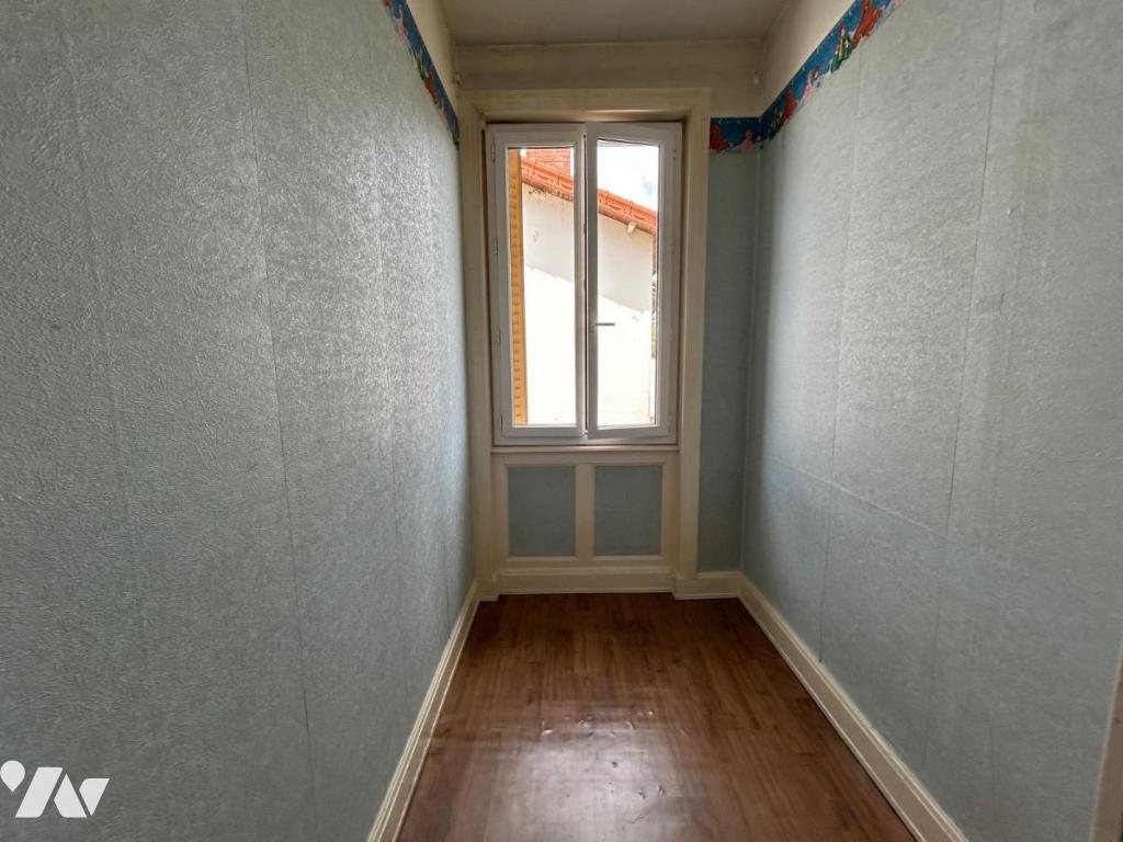 Flat Avenue de Trévoux in Saint-Denis-lès-Bourg