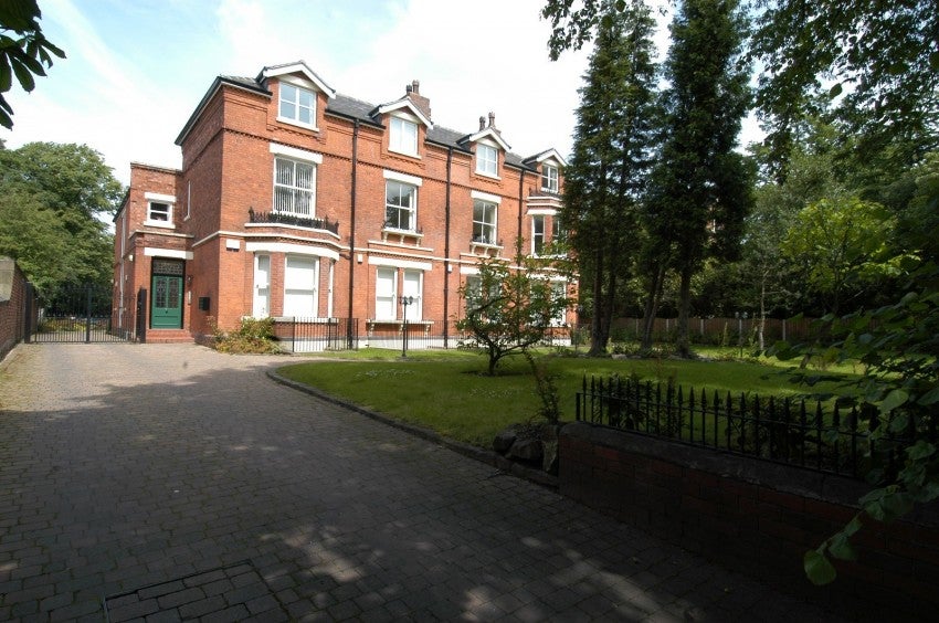 Flat Heaton Moor Road in Stockport