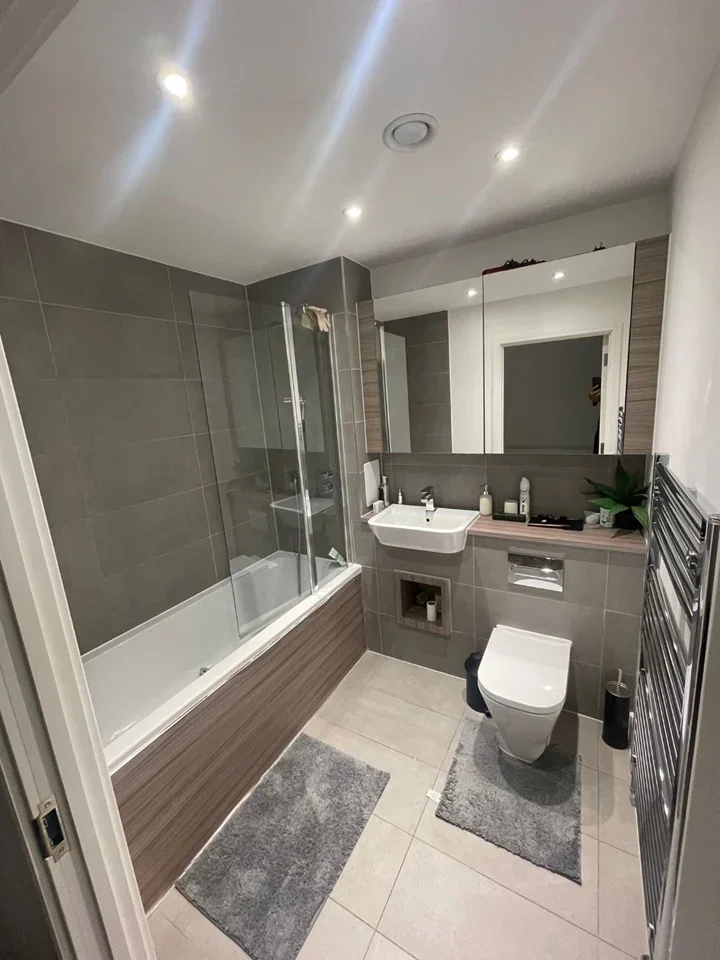 Room Fleet Road in Greater London