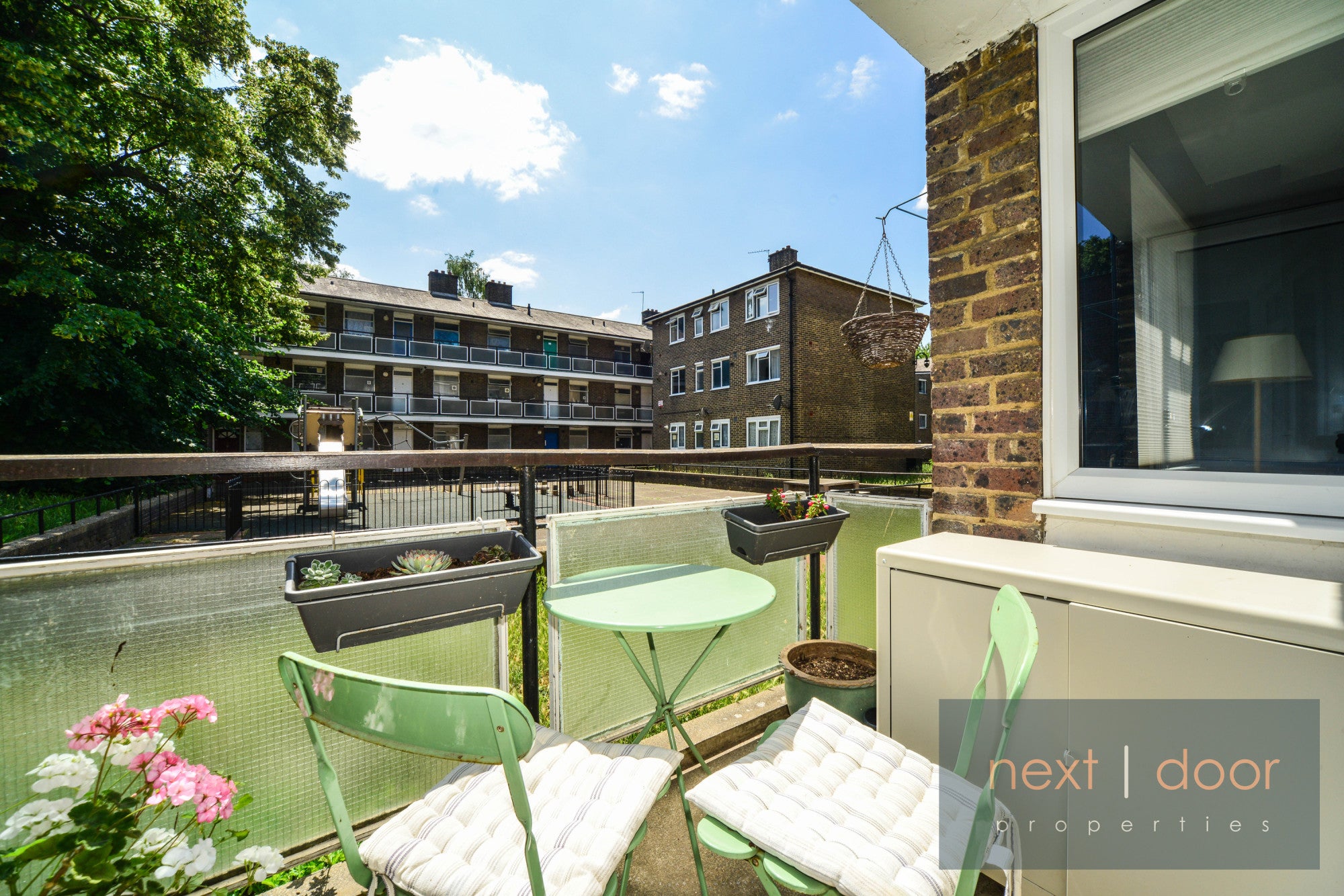 Flat Caldwell Street in Greater London