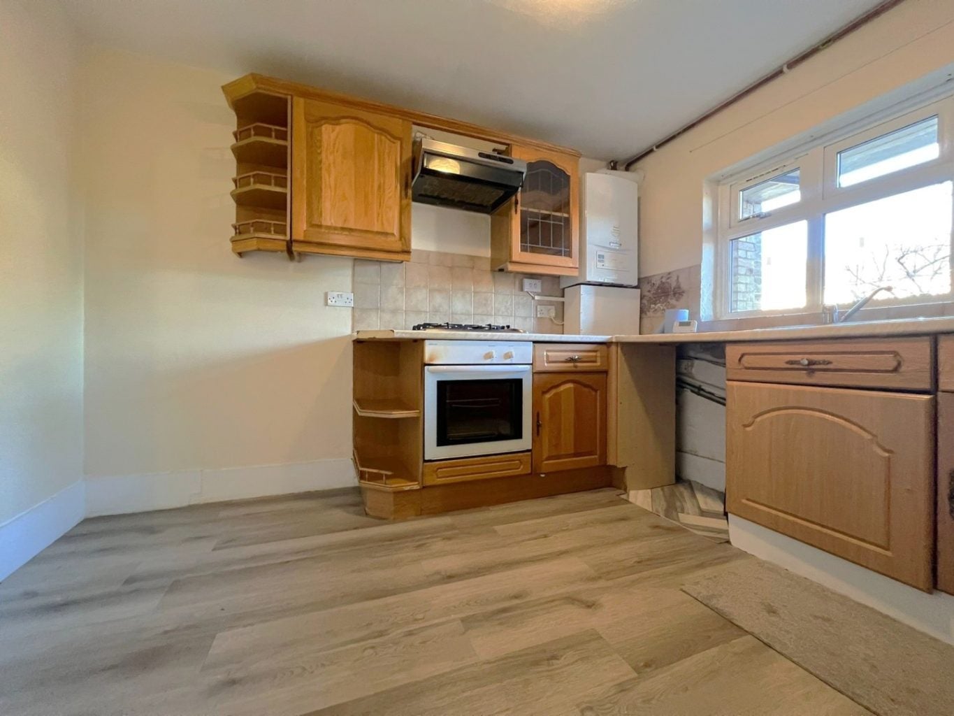 Flat Langhedge Lane in Greater London