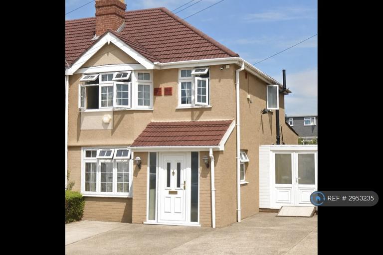 House Chaucer Avenue in Greater London