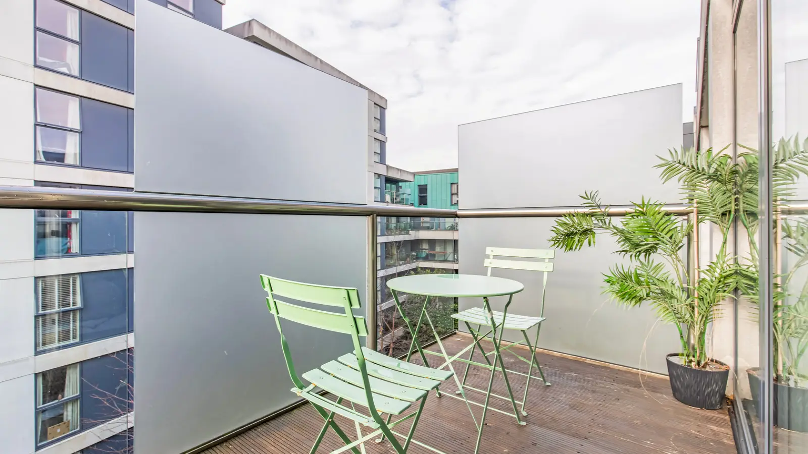 Flat Paton Street in Greater London