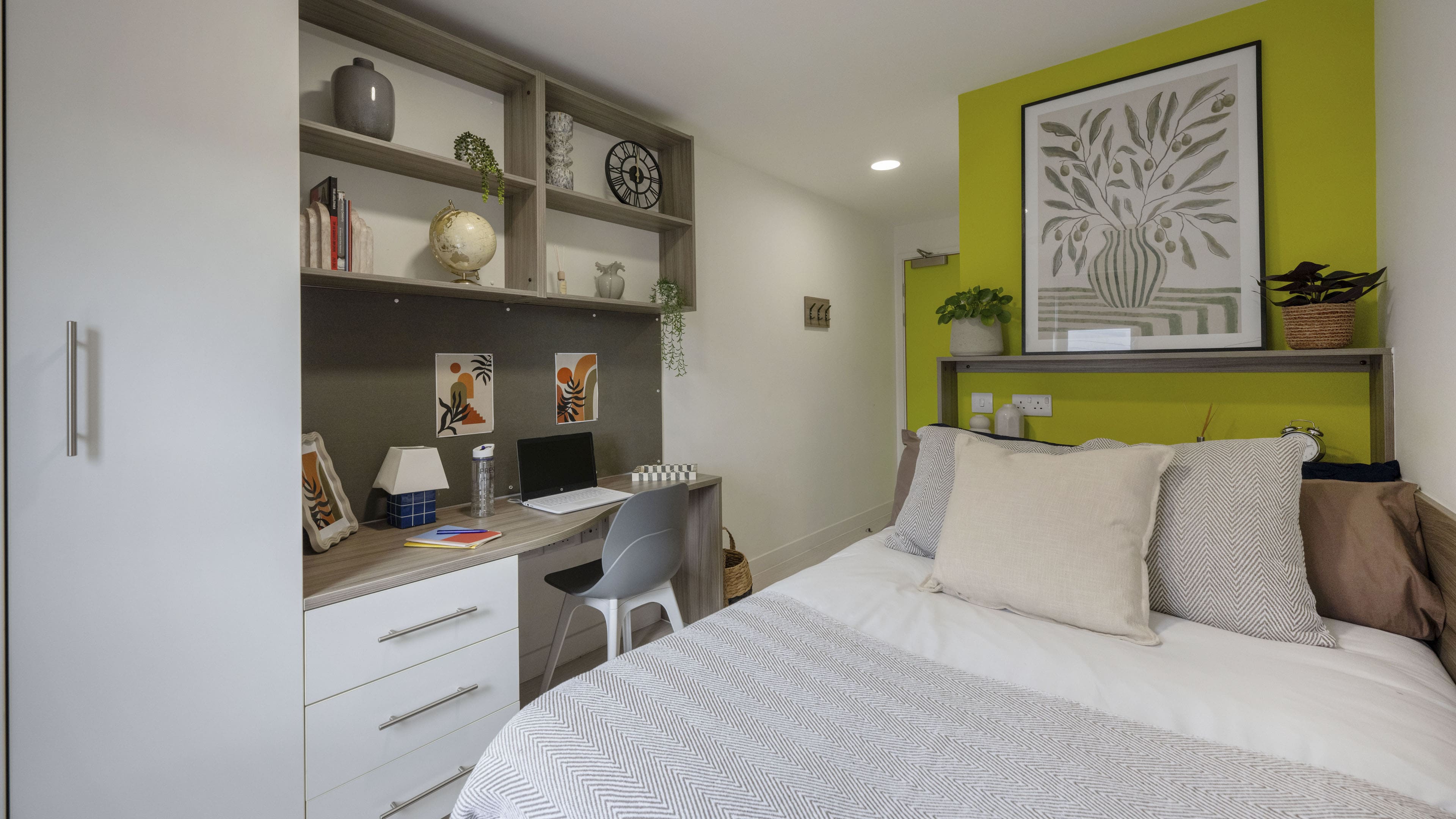 Room Kennedy Street in Glasgow