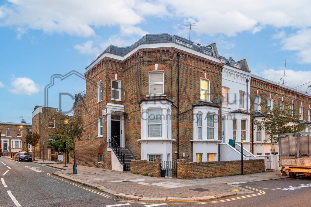 Flat Octavia Mews in City of Westminster