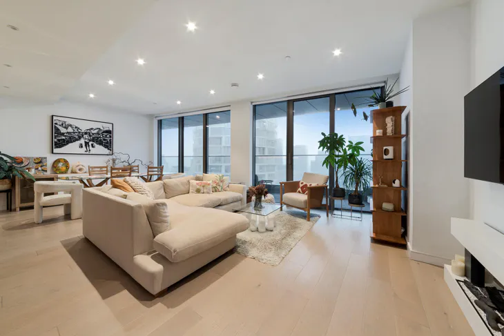 Flat Park Drive in Greater London