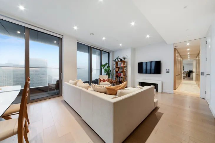 Flat Park Drive in Greater London