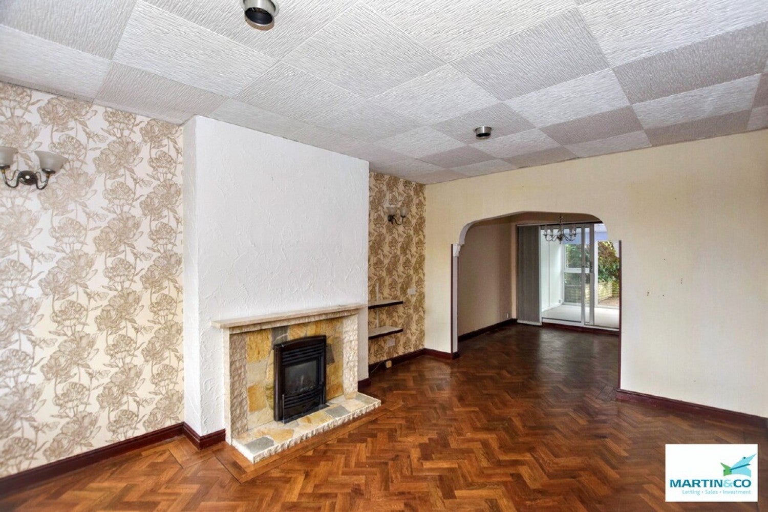 House Outlands Drive in Hinckley and Bosworth