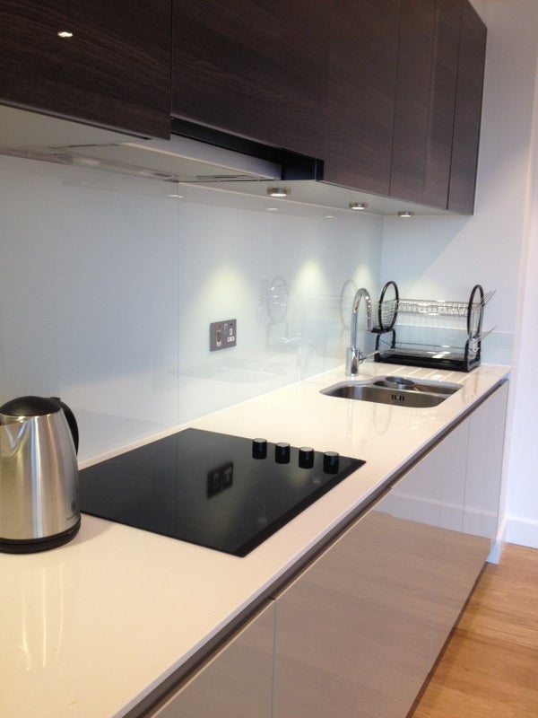 Room Barking Road in Greater London